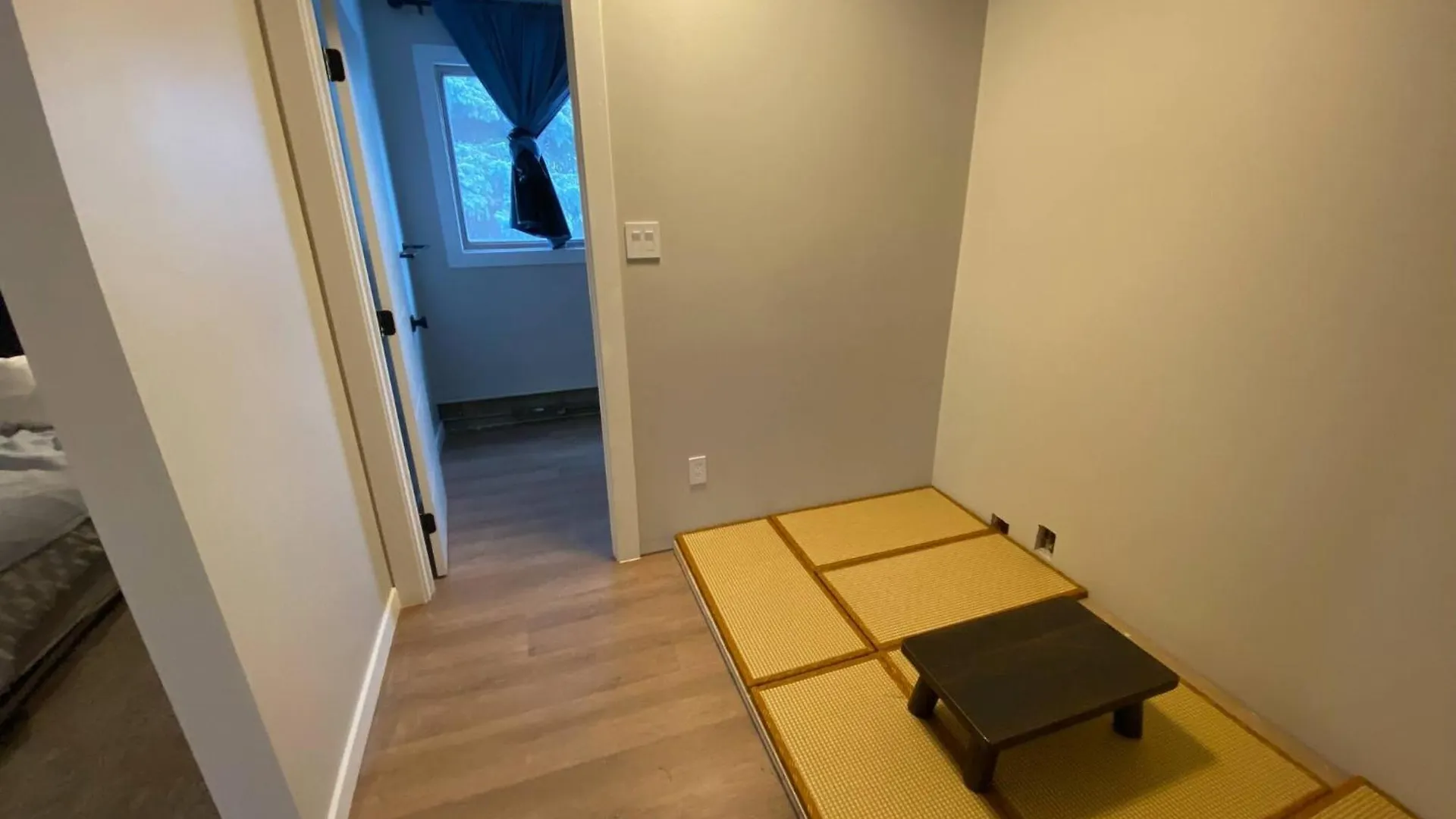 Casa de hóspedes Close To Whyte University New Renovation Edmonton Canadá